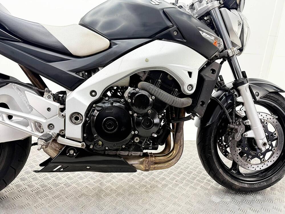Suzuki GSR 600 (2006 - 11) (7)