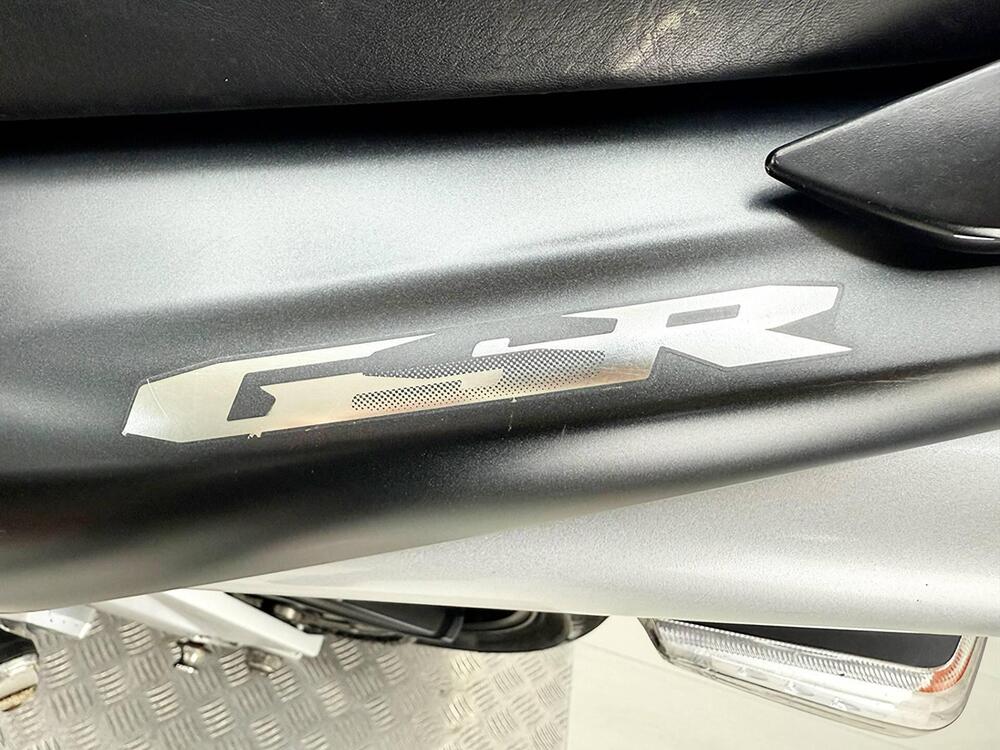 Suzuki GSR 600 (2006 - 11) (11)