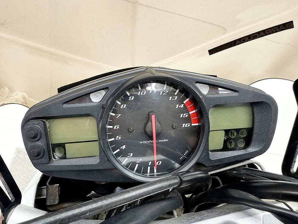 Suzuki GSR 600 (2006 - 11) (15)