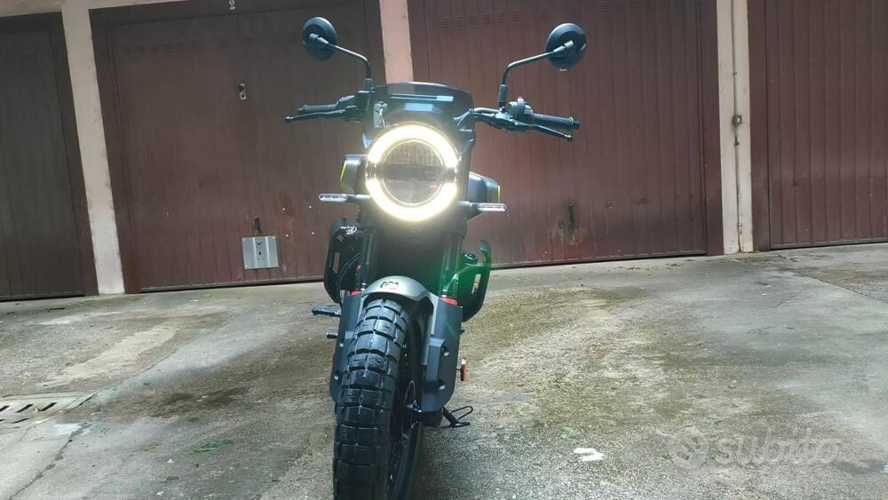 Husqvarna Svartpilen 401 (2024 - 25) (2)