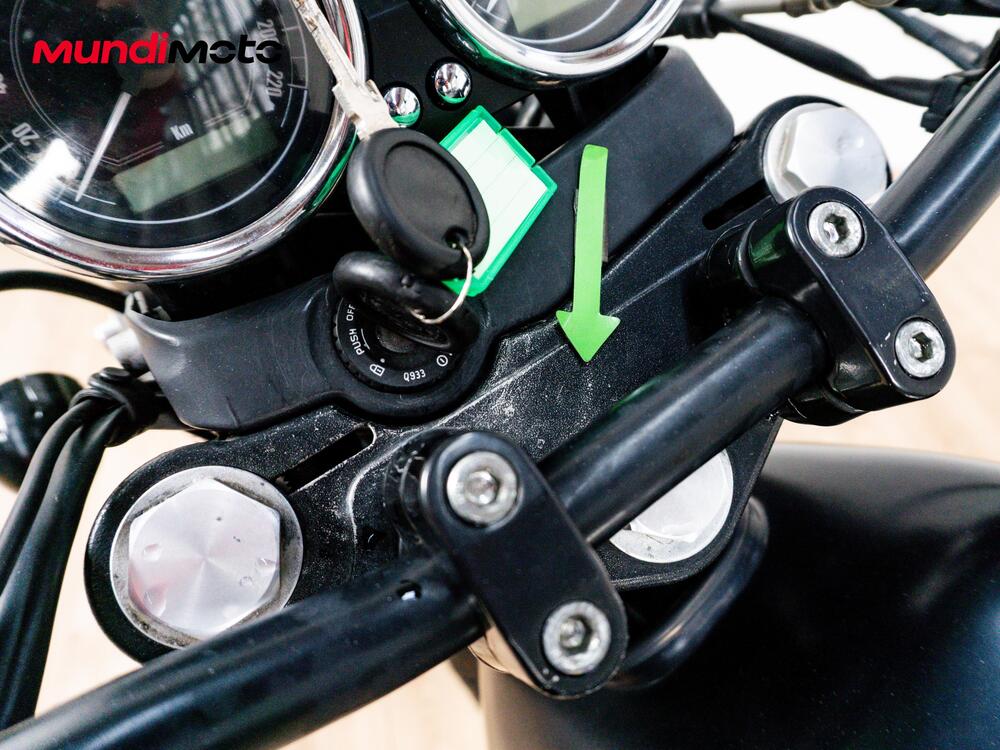 Moto Guzzi V7 III Stone (2017 - 20) (18)