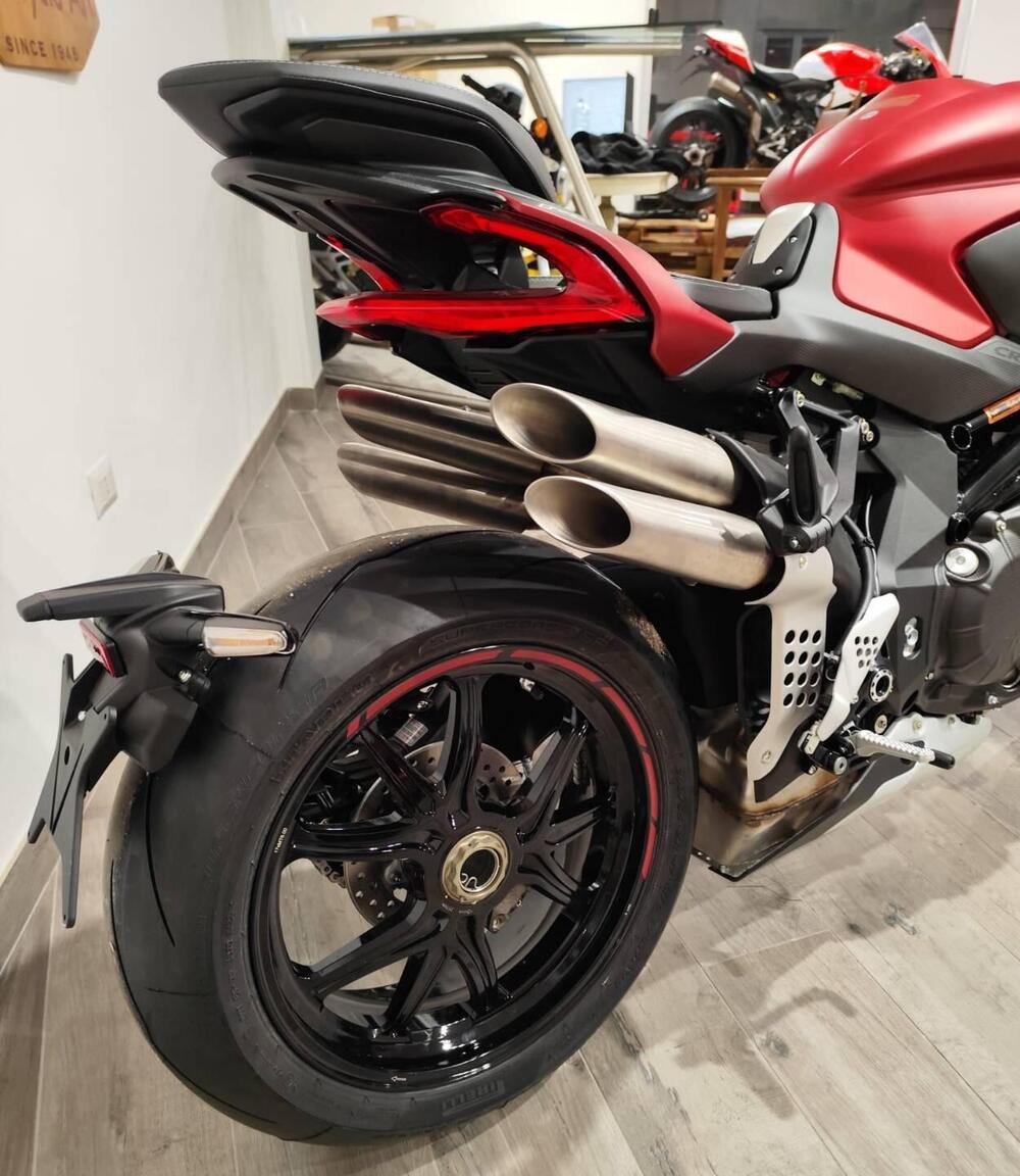 MV Agusta Brutale 1000 RR (2021 - 25) (18)