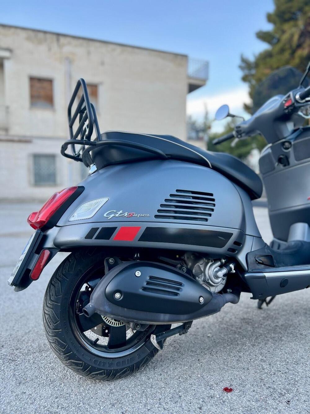 Vespa GTS 300 Super Sport (2017 - 19) (2)