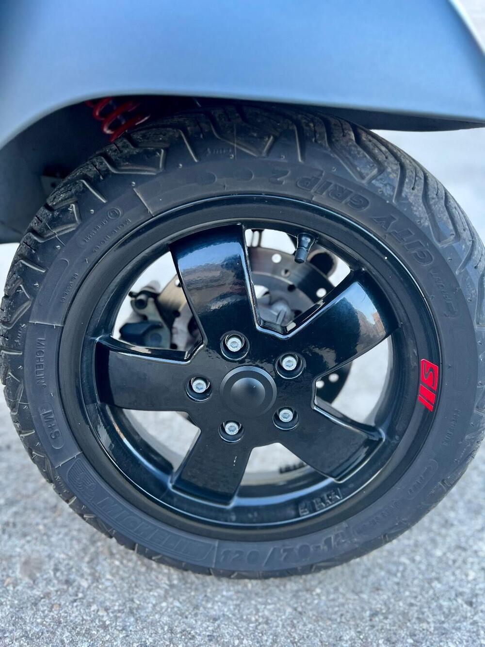 Vespa GTS 300 Super Sport (2017 - 19) (5)