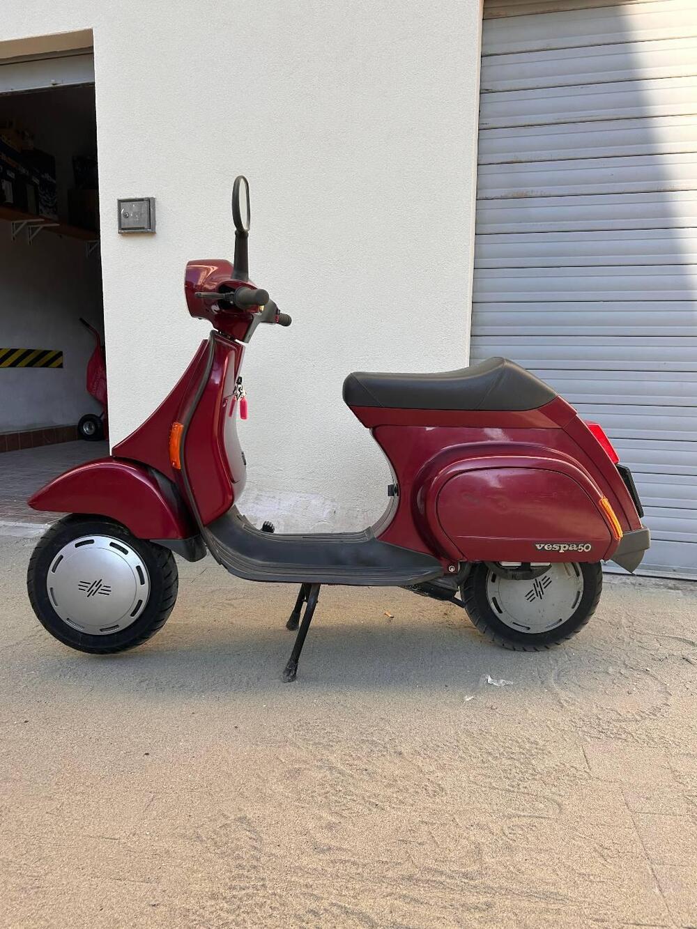 Piaggio Vespa 50 HP (2)