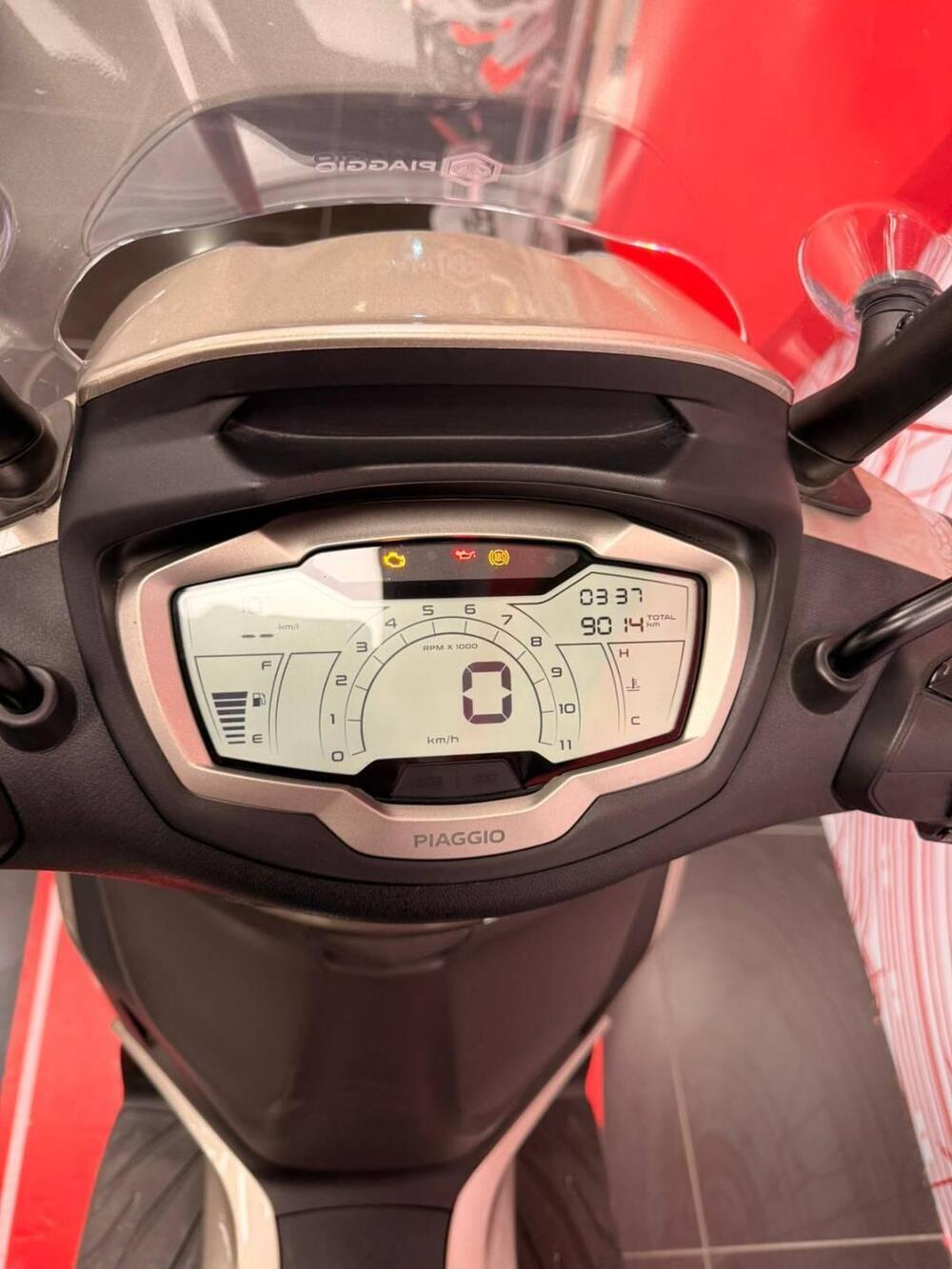 Piaggio Beverly 400 ABS-ASR (2021 - 24) (8)