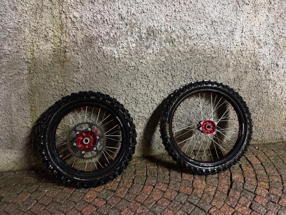 Honda CRF 450 R (2017) (9)