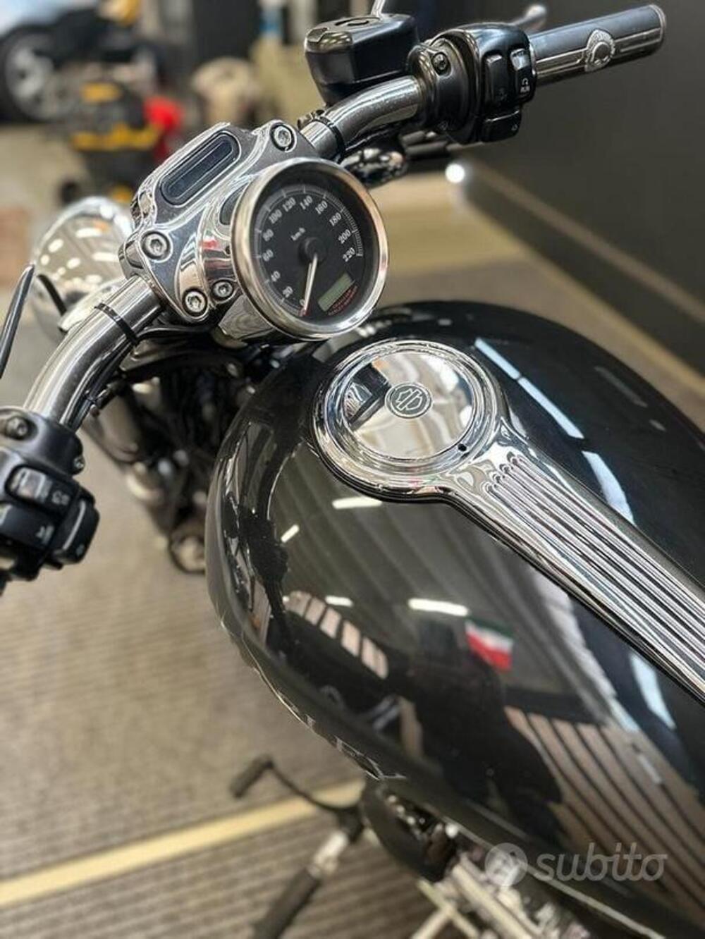 Harley-Davidson 1200 Custom (2001 - 03) - XL 1200C (4)