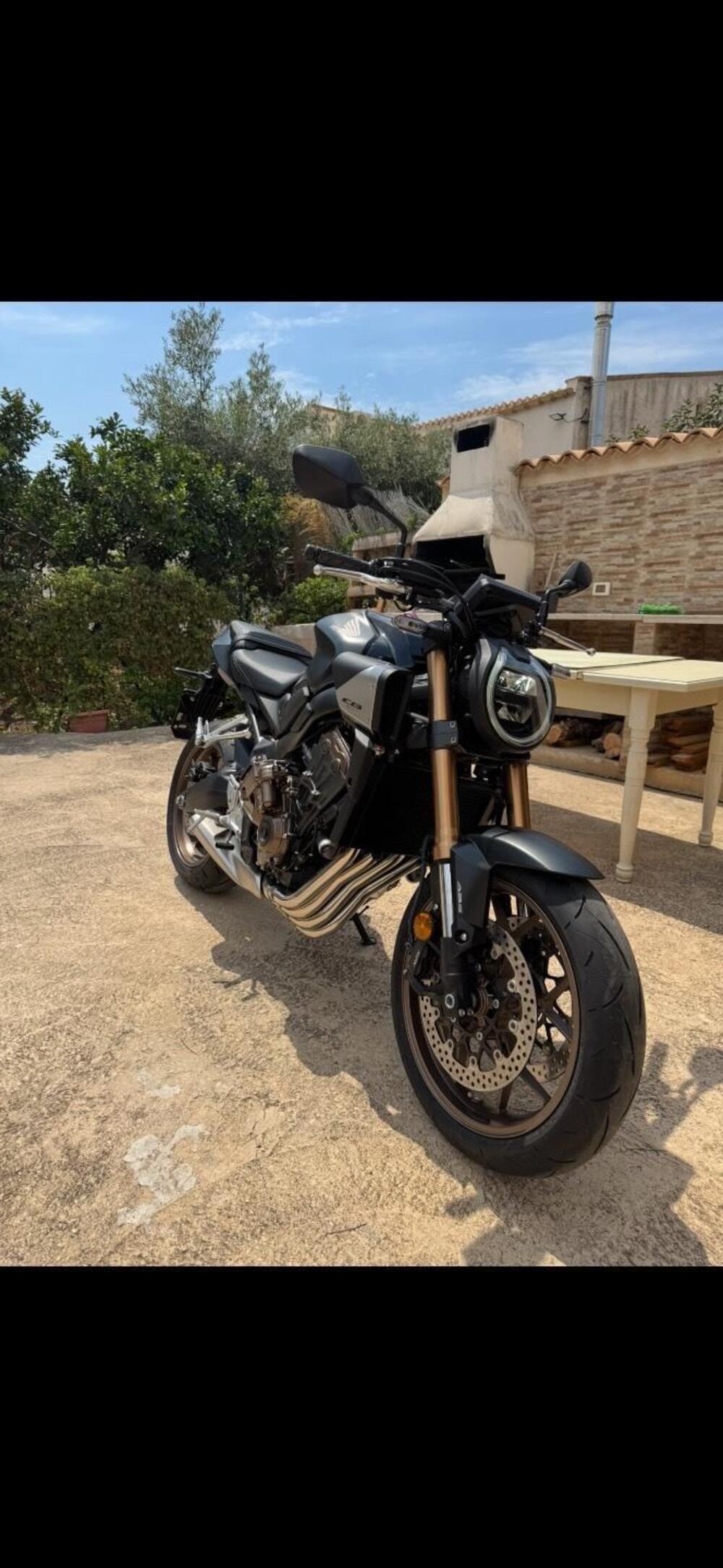 Honda CB 650 R E-Clutch (2024 - 25)