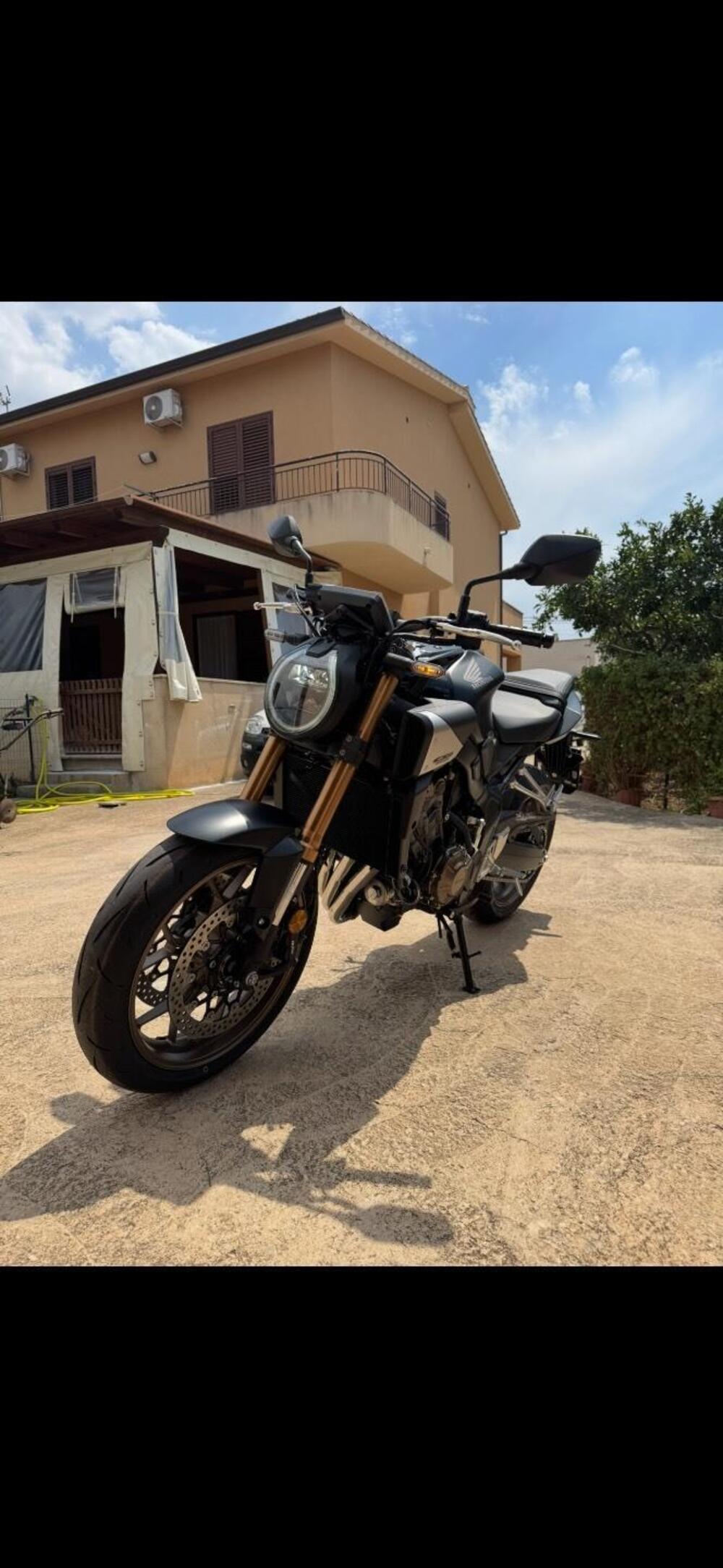 Honda CB 650 R E-Clutch (2024 - 25) (2)