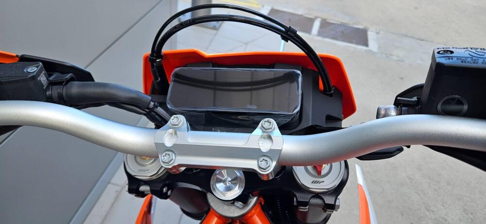 KTM 690 Enduro R (2026) (6)