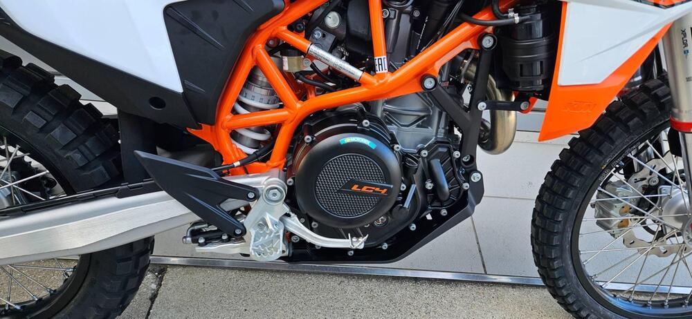 KTM 690 Enduro R (2026) (9)