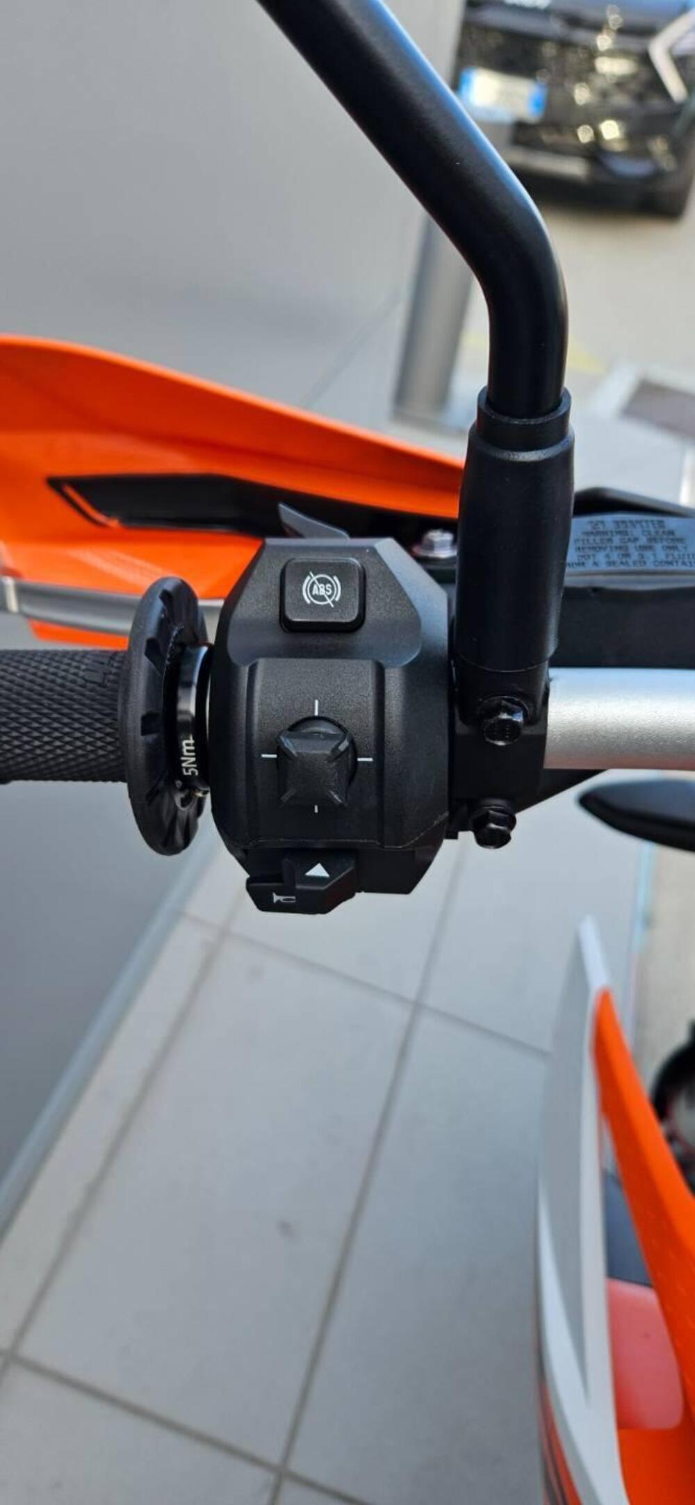 KTM 690 Enduro R (2026) (8)