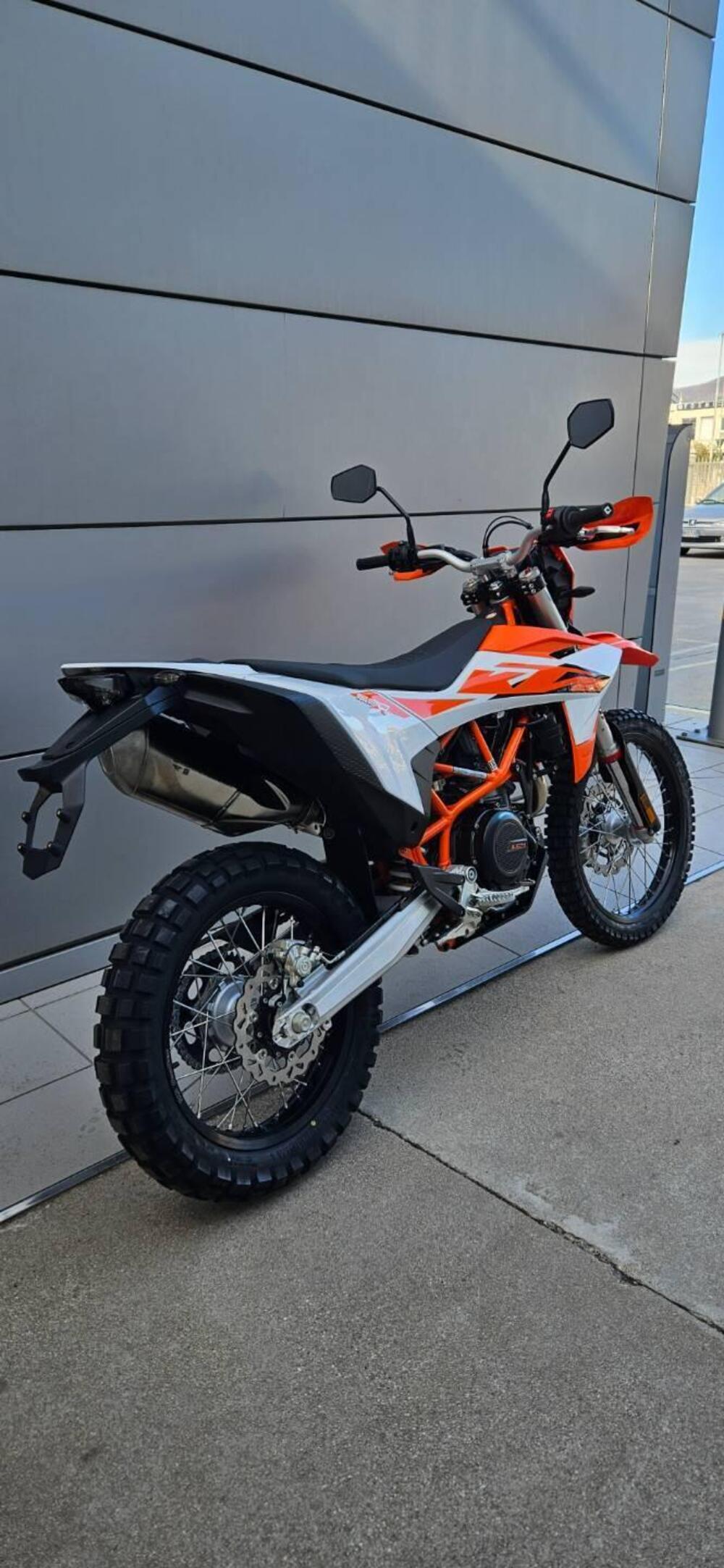 KTM 690 Enduro R (2026) (3)
