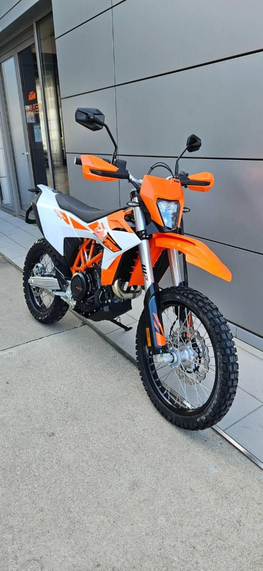 KTM 690 Enduro R (2026) (2)