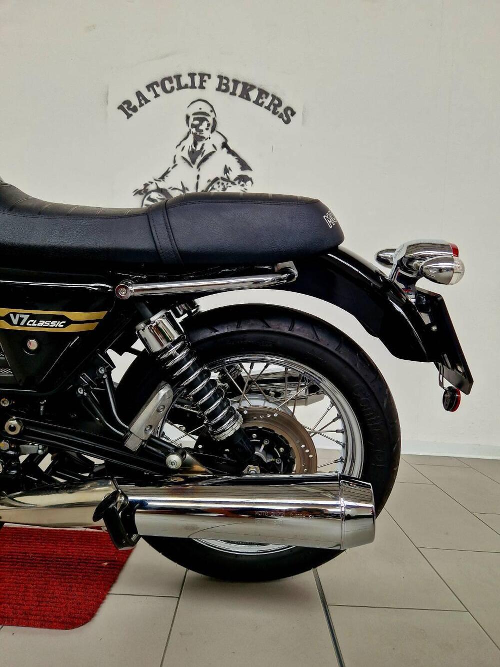 Moto Guzzi V7 Classic (2008 - 12) (17)