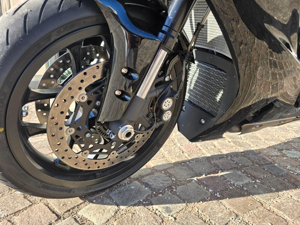 Yamaha YZF R1 (2020 - 25) (16)