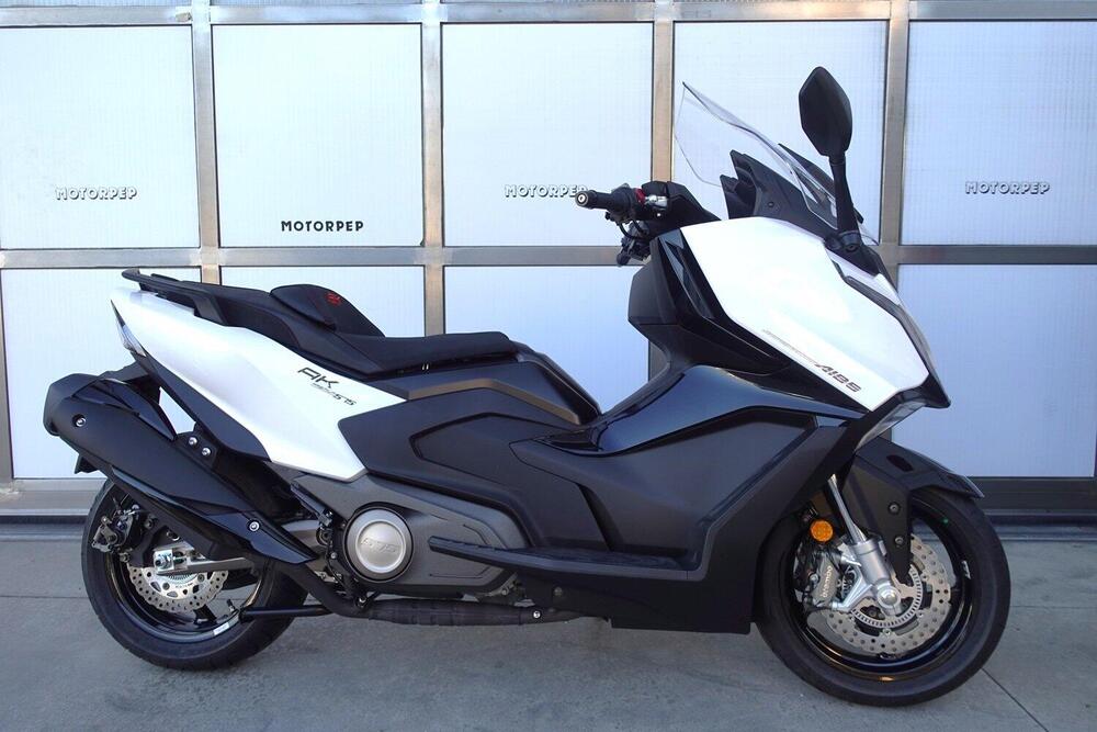 Kymco AK 575 Premium (2025) (2)