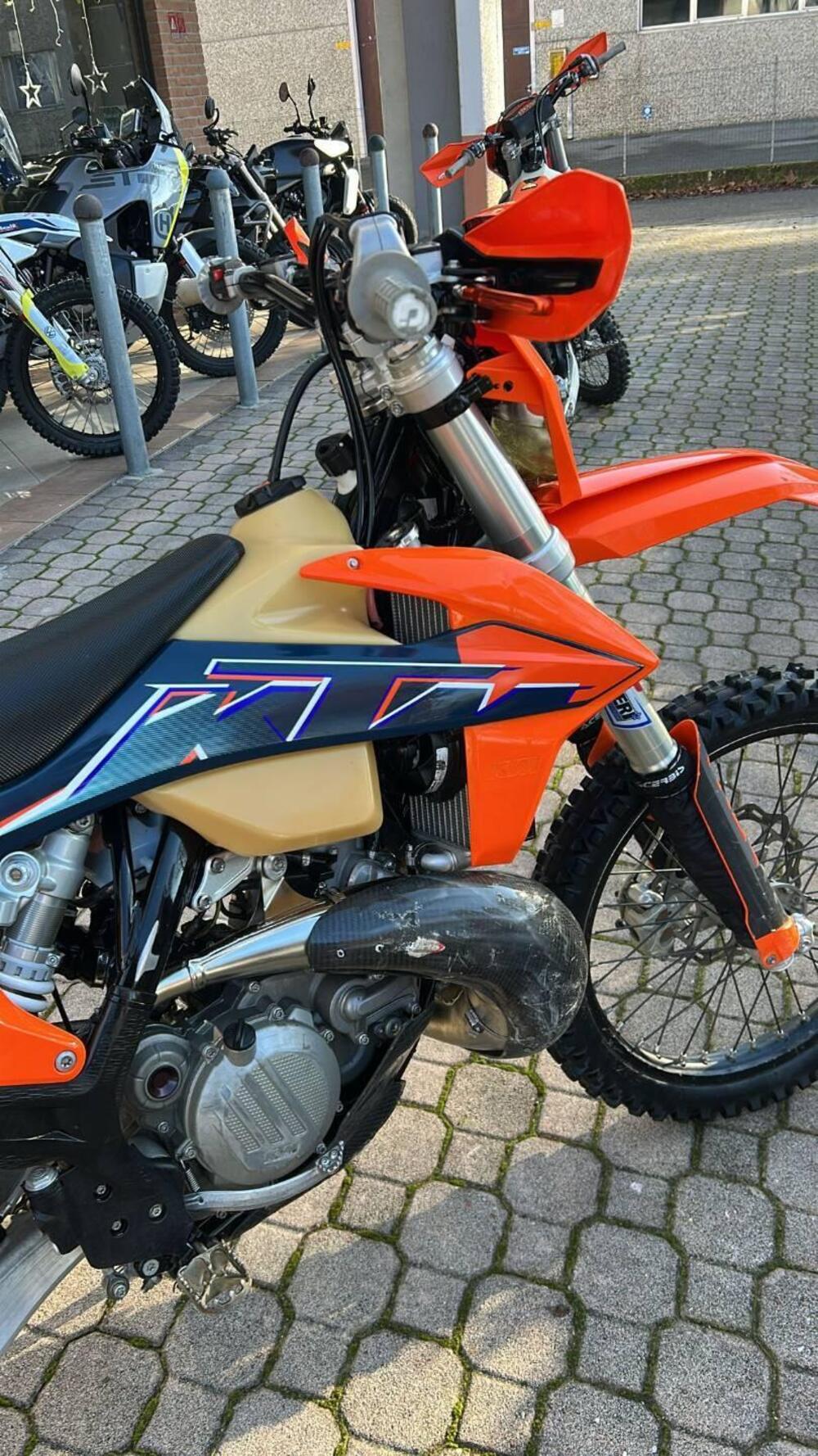 KTM 300 EXC E TPI (2022) (3)