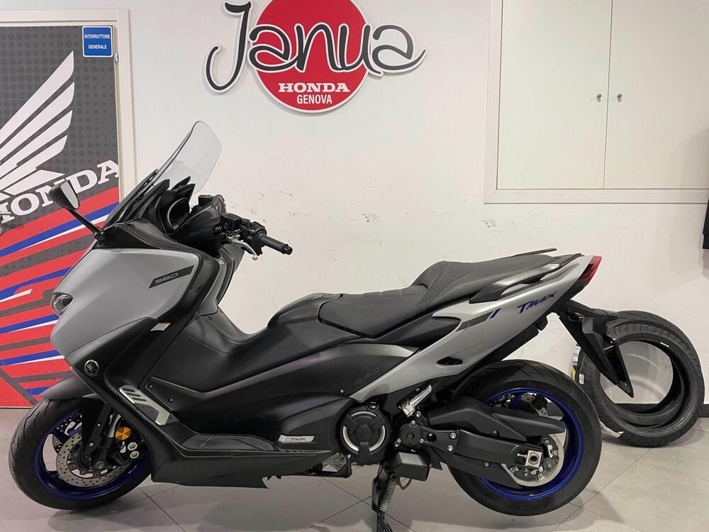Yamaha T-Max 560 (2022 - 24) (4)