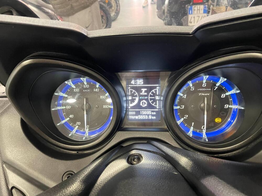 Yamaha T-Max 560 (2022 - 24) (9)