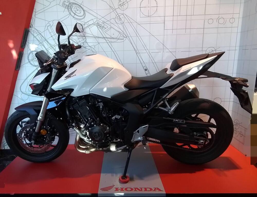 Honda CB 1000 Hornet (2025) (2)