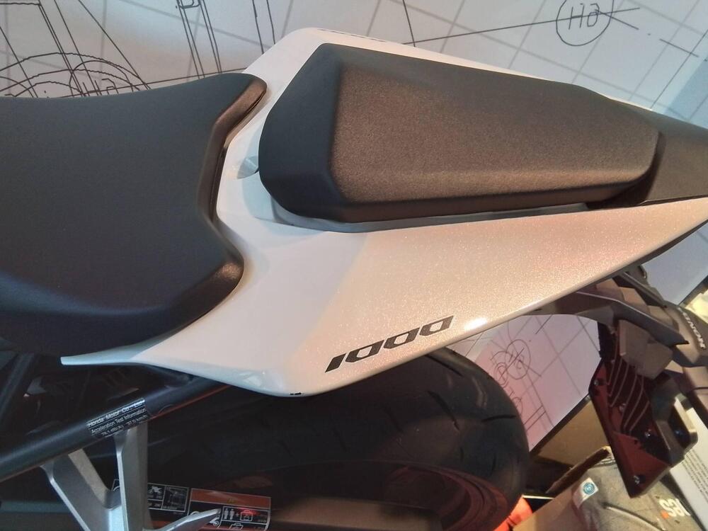 Honda CB 1000 Hornet (2025) (5)