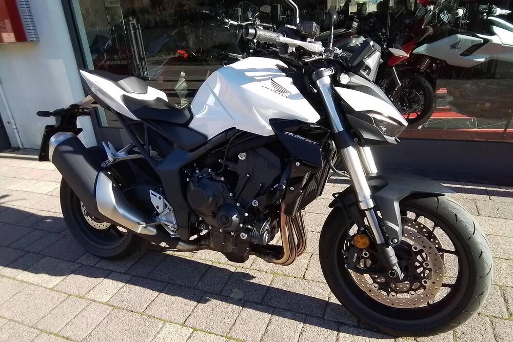 Honda CB 1000 Hornet (2025) (12)