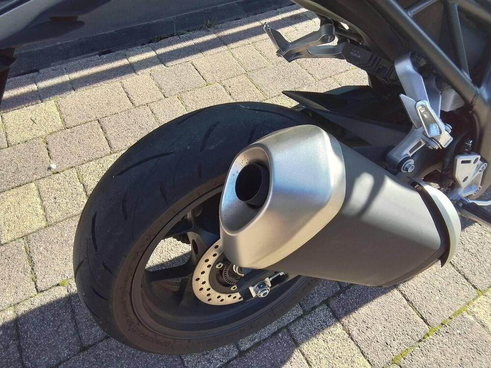 Honda CB 1000 Hornet (2025) (17)