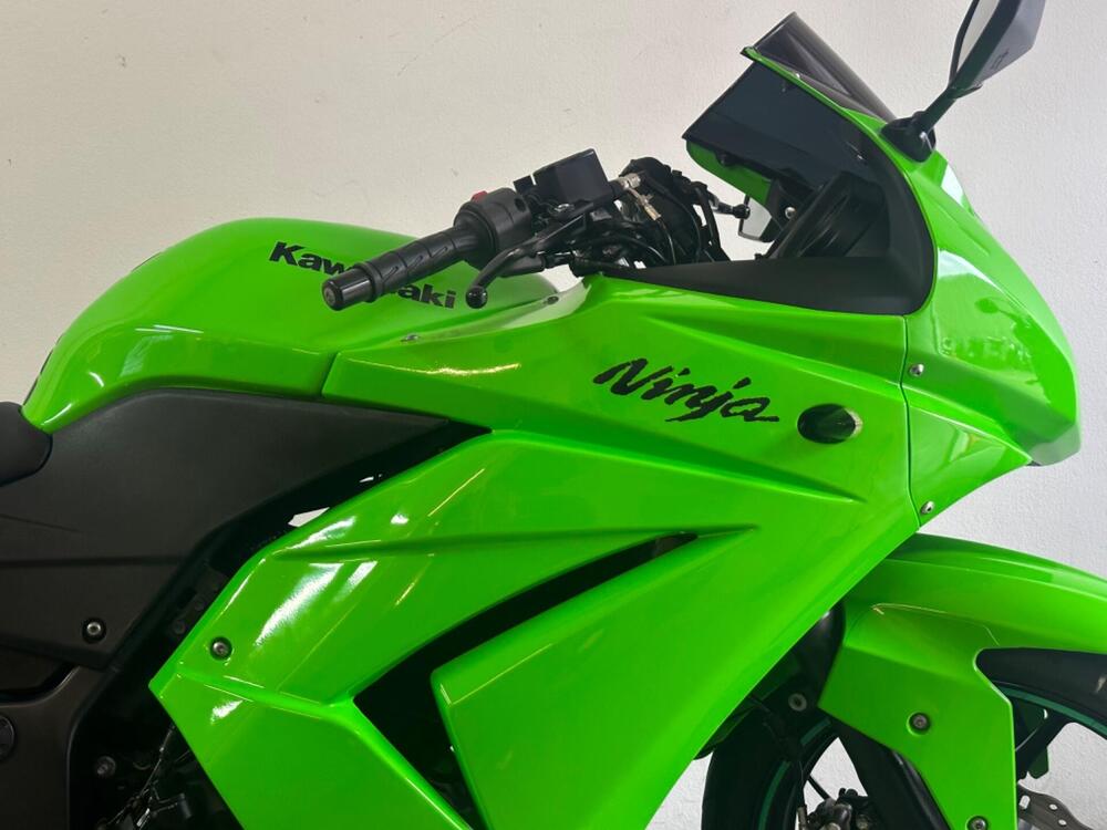 Kawasaki Ninja 250 R (2007 - 13) (4)