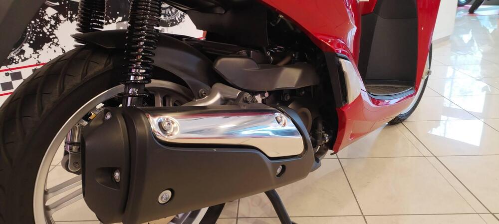 Honda SH 300 i ABS (2016 - 20) (8)