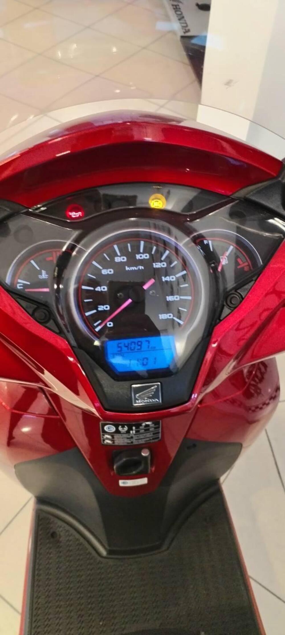 Honda SH 300 i ABS (2016 - 20) (11)