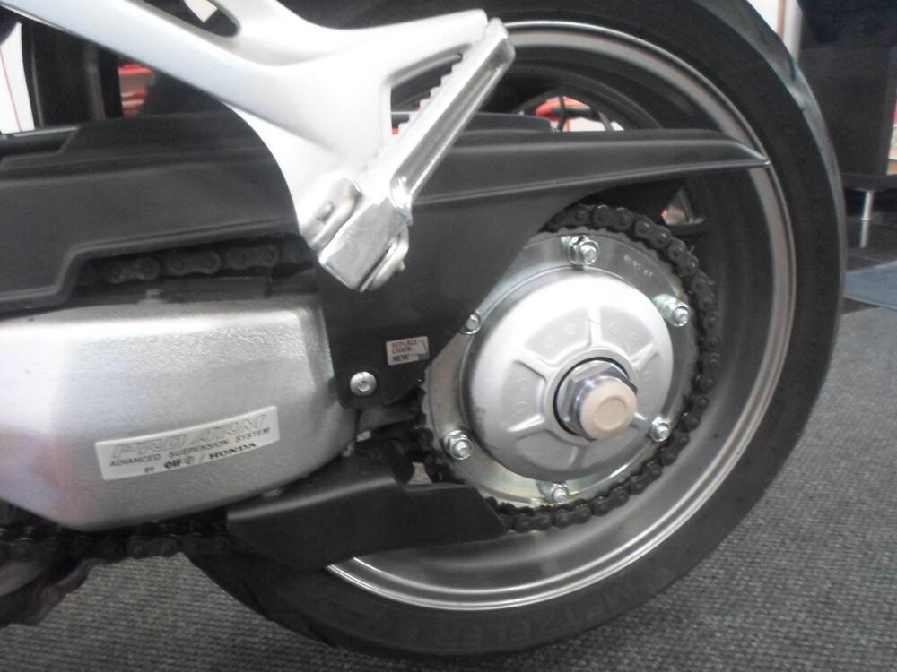 Honda VFR 800 (2002 - 05) (4)