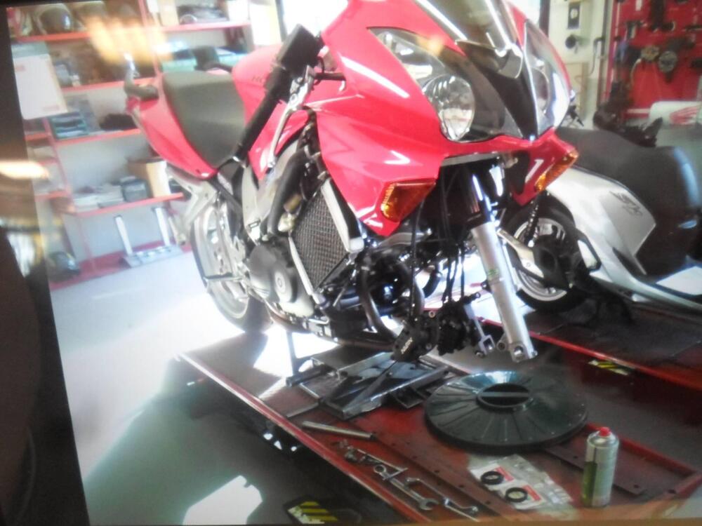 Honda VFR 800 (2002 - 05) (19)