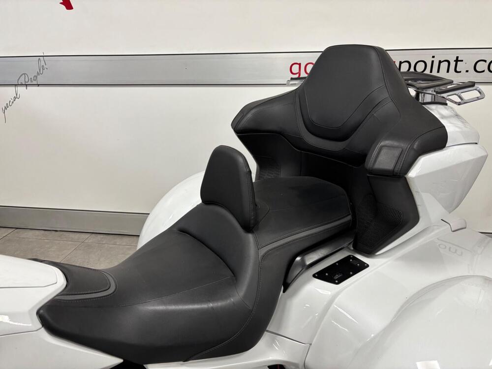 Honda GL 1800 Gold Wing Tour DCT & Airbag (2022 - 24) (2)