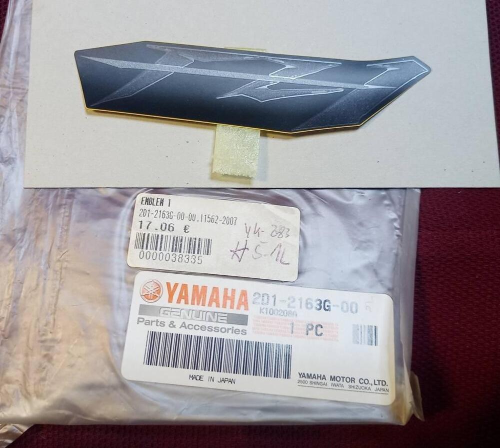 FZ1-N 06/07 Black metalic	adesivo FZ1 Yamaha