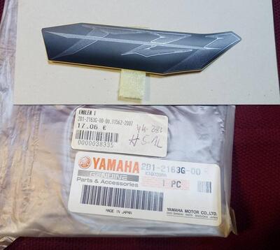 FZ1-N 06/07 Black metalic	adesivo FZ1 Yamaha
