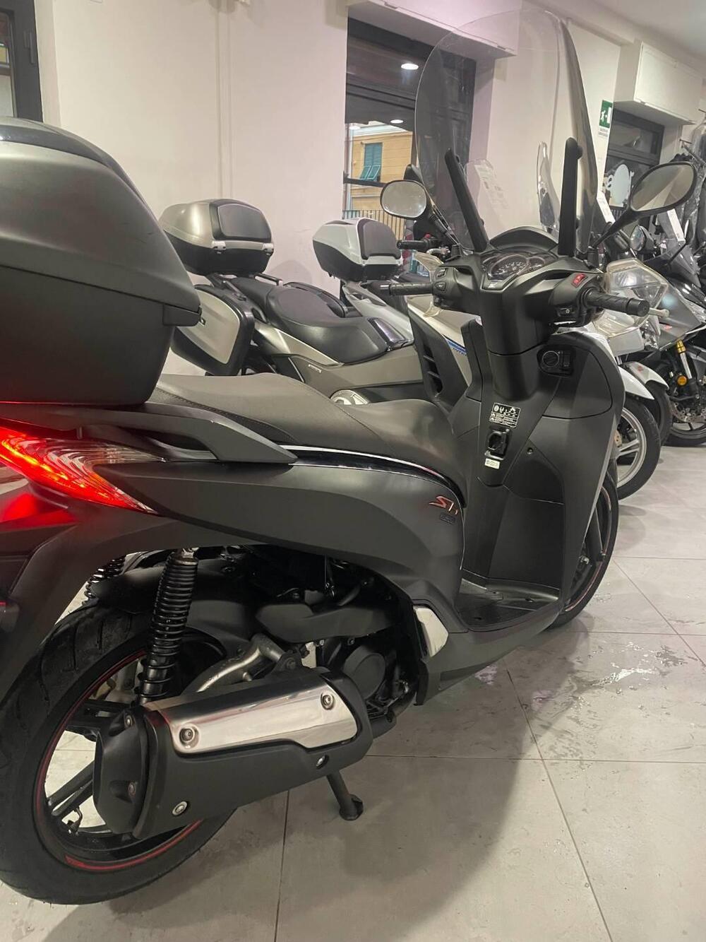 Honda SH 300 i Sport ABS (2018 - 20) (8)