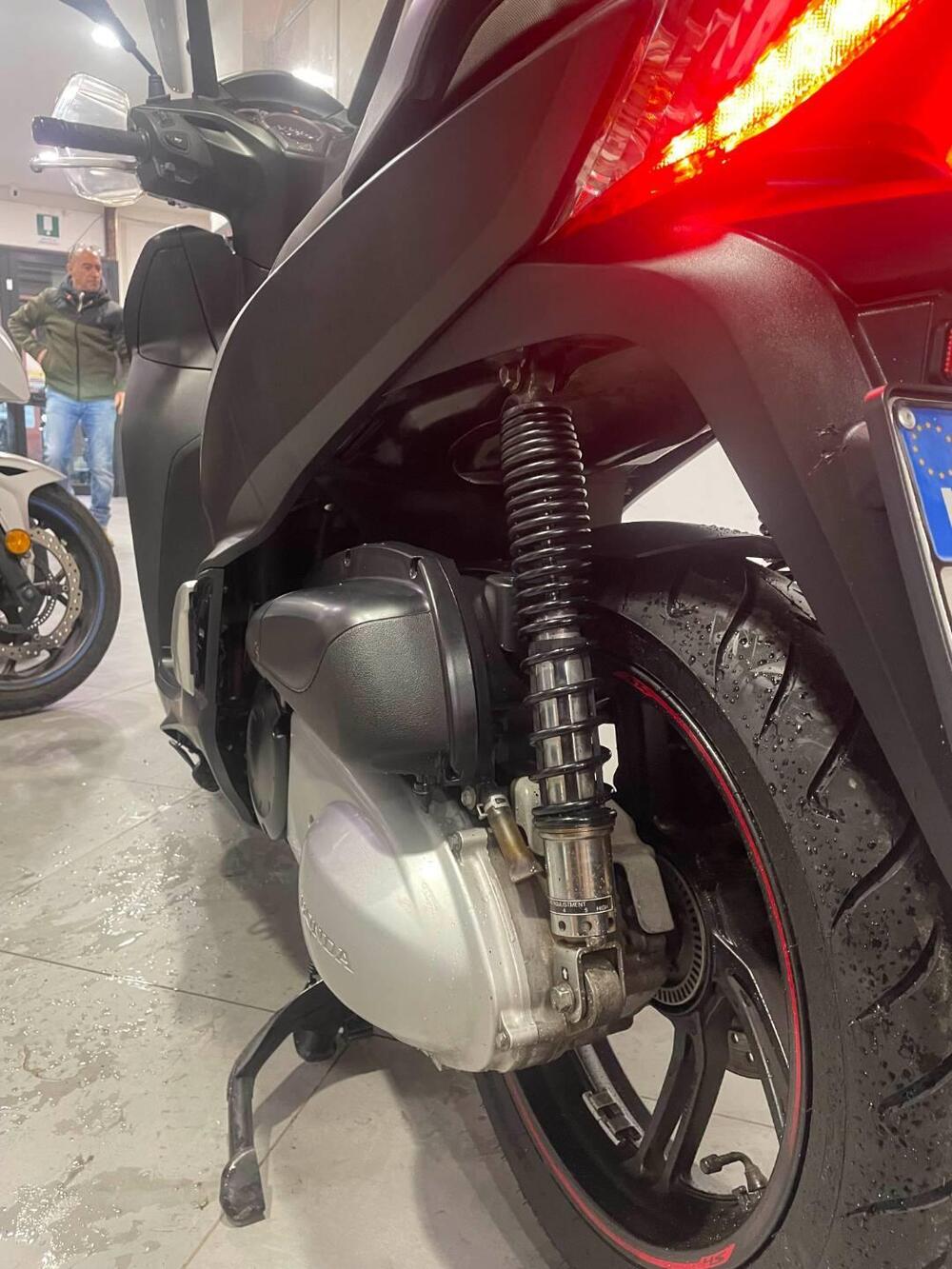 Honda SH 300 i Sport ABS (2018 - 20) (9)