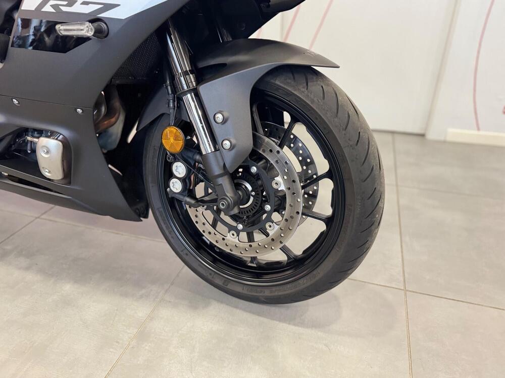 Yamaha YZF R7 (2021 - 25) (9)
