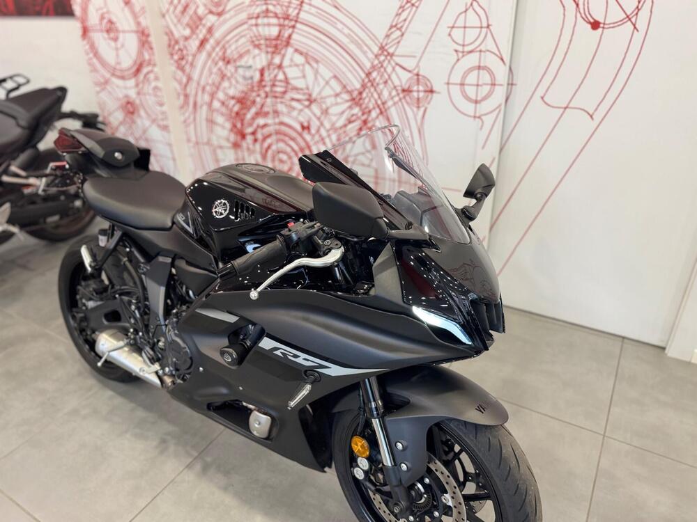 Yamaha YZF R7 (2021 - 25) (10)