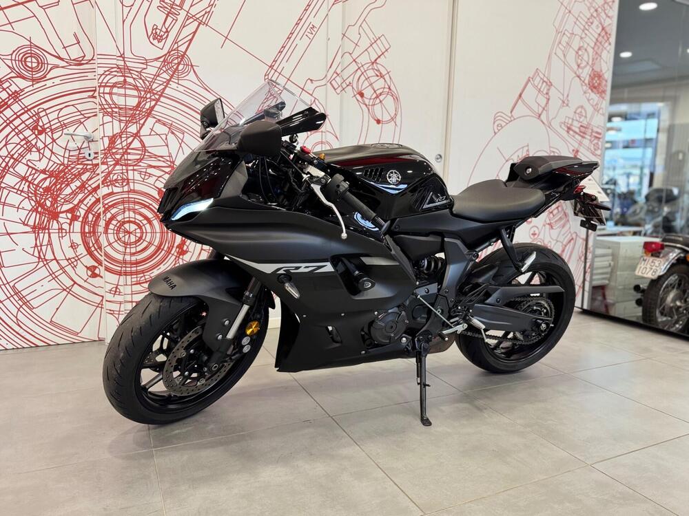 Yamaha YZF R7 (2021 - 25) (5)