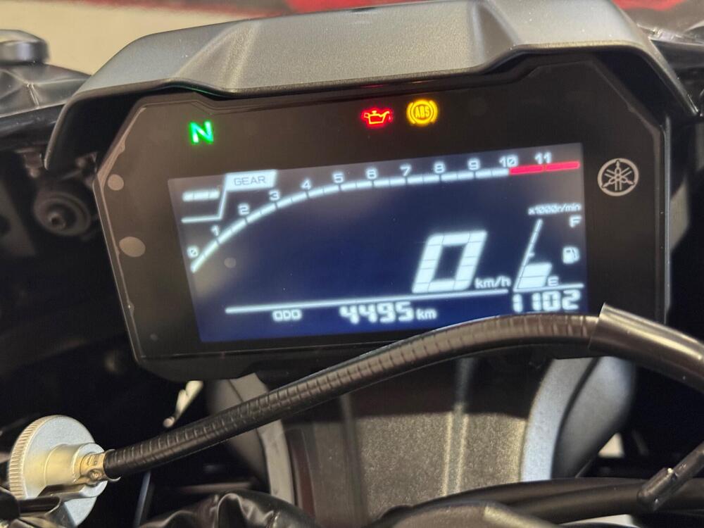 Yamaha YZF R7 (2021 - 25) (7)