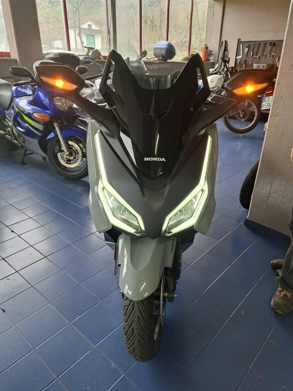 Honda Forza 350 (2022 - 24) (3)