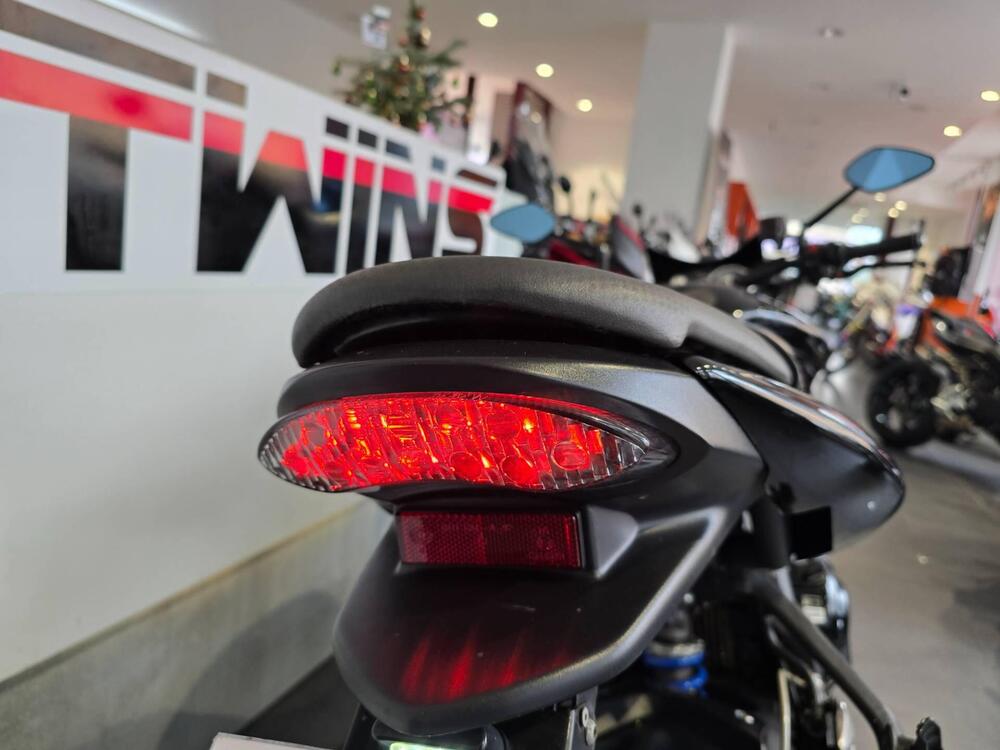Triumph Street Triple R (2009 - 12) (12)