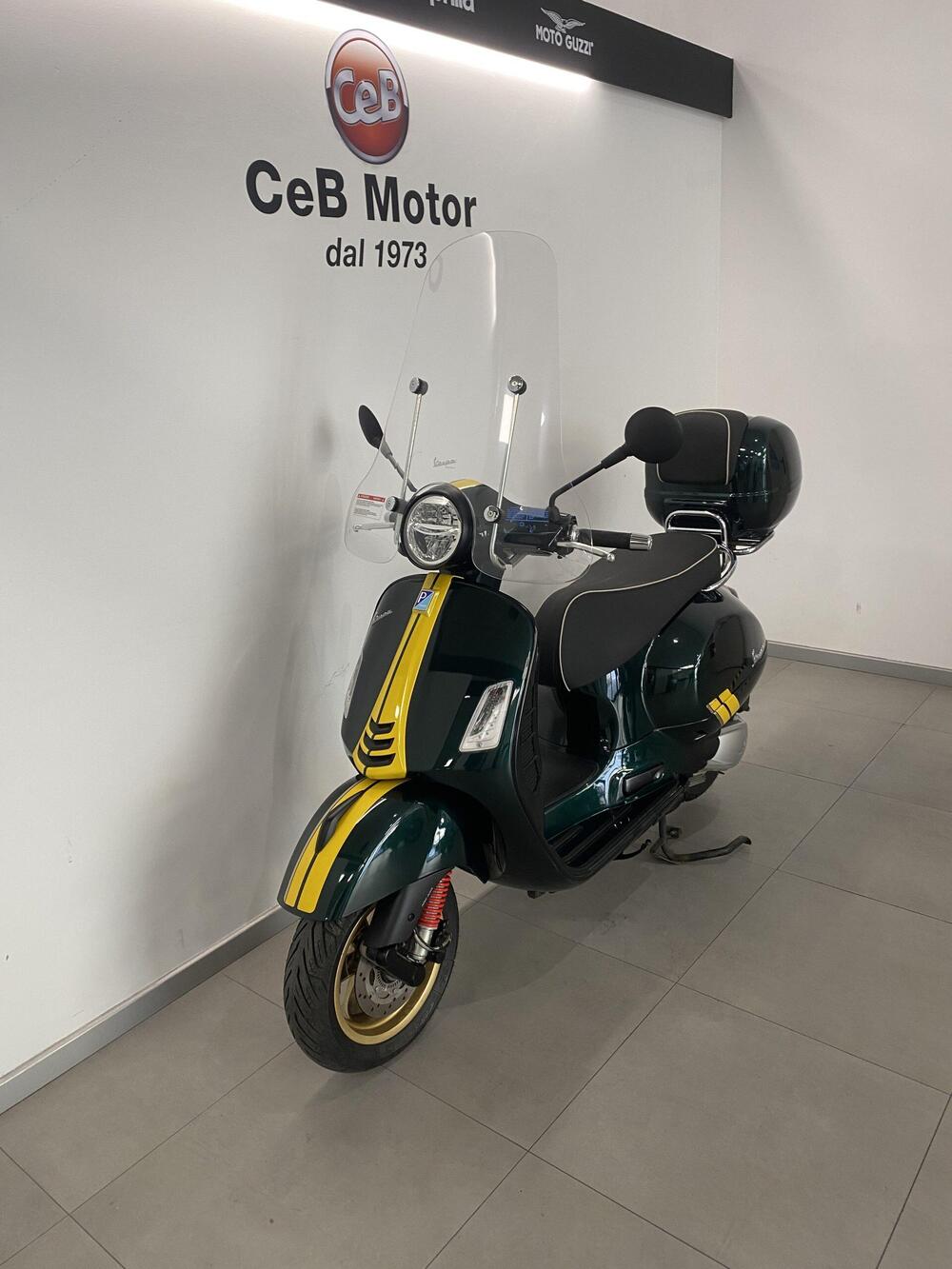 Vespa GTS 300 Super Racing Sixties Hpe (2021 - 22) (6)