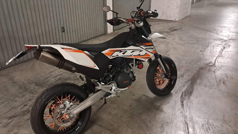 KTM 690 SMC (2008- 11) (2)