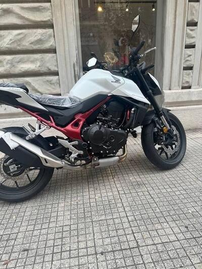 Honda CB 750 Hornet (2025) nuova