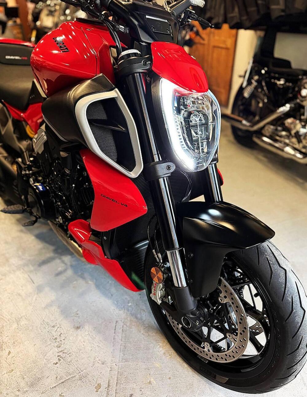 Ducati Diavel V4 (2023 - 25) (5)