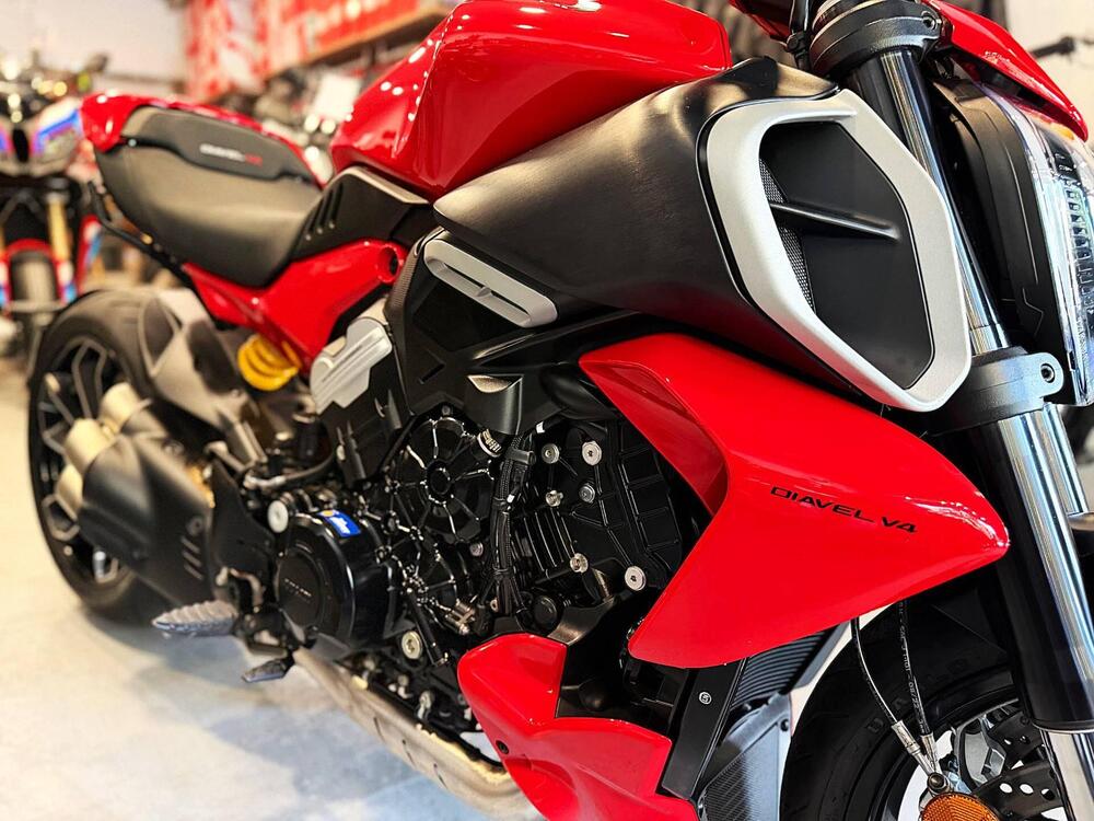 Ducati Diavel V4 (2023 - 25) (7)